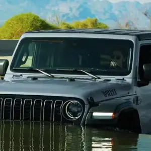 Jeep Wrangler vs Ford Bronco