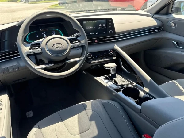 2025 Hyundai Elantra Hybrid Dashboard