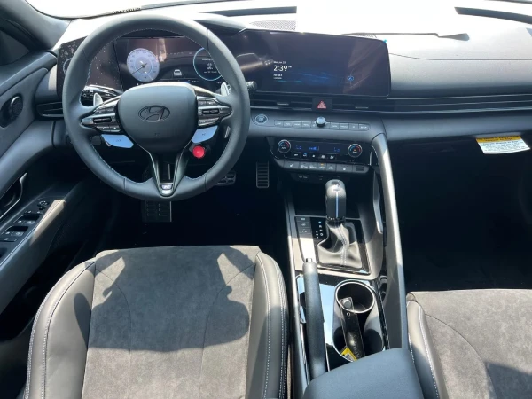 2025 Hyundai Elantra exterior