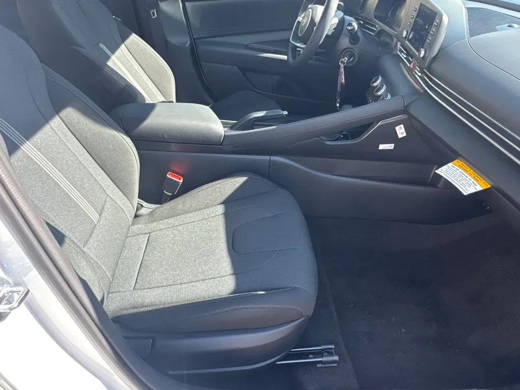 2025 Hyundai Elantra interior
