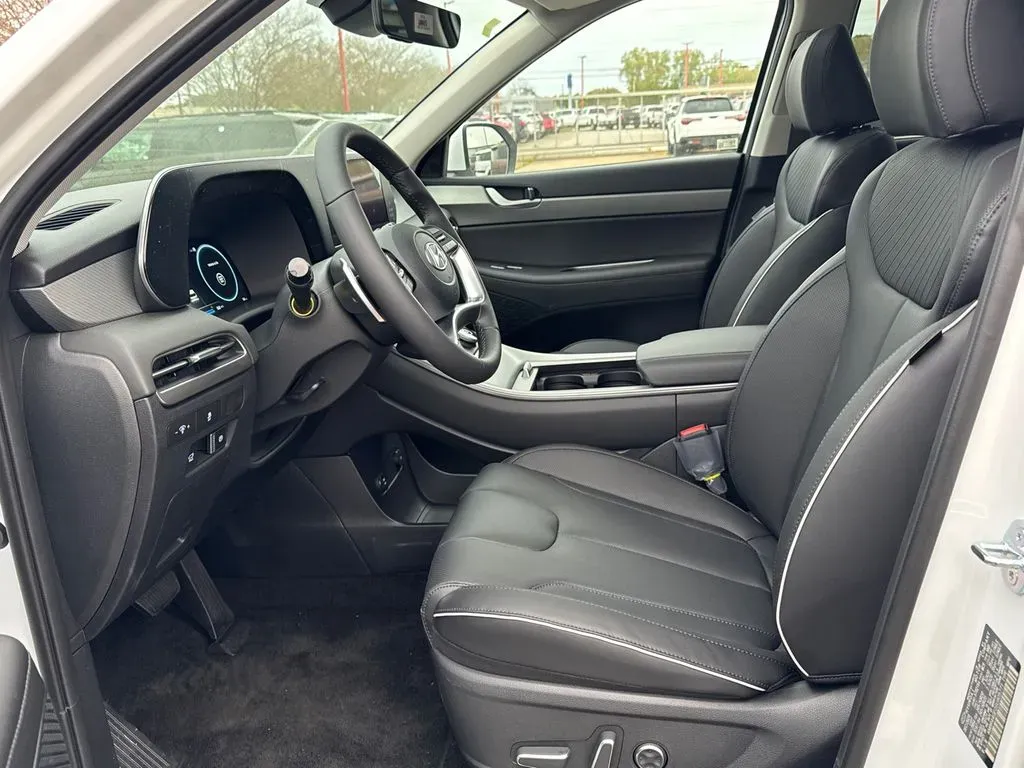 2025 Hyundai Palisade interior