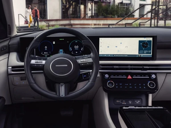 2025 Hyundai Tucson PHEV Modernized Cabin and Infotainment Tech