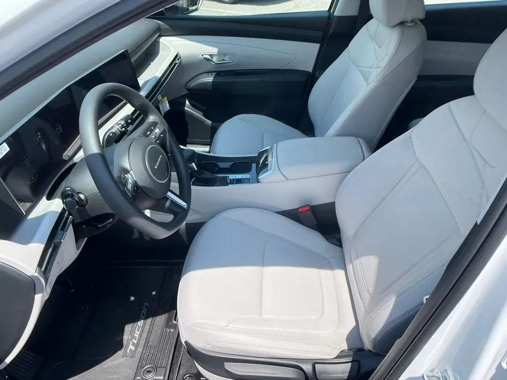 2025 Hyundai Tucson interior