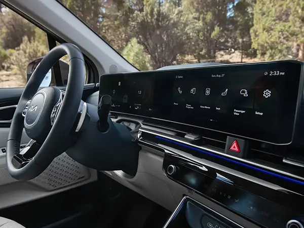 Kia Carnival Hybrid dash