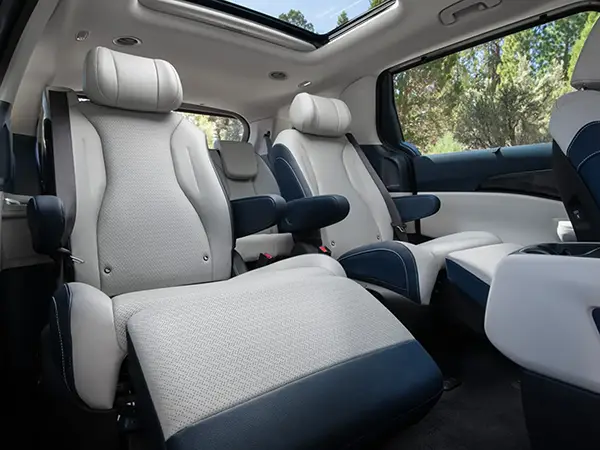 Kia Carnival Hybrid interior