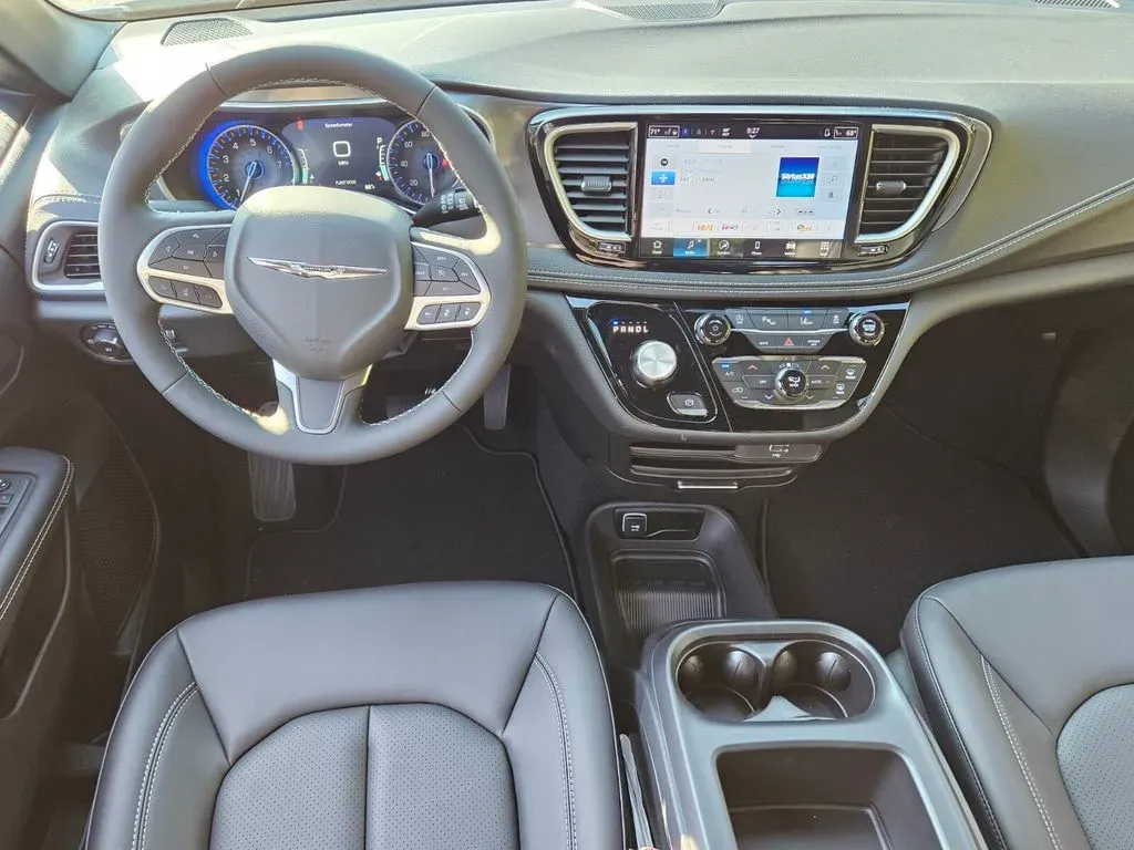 New Chrysler Pacifica  dash