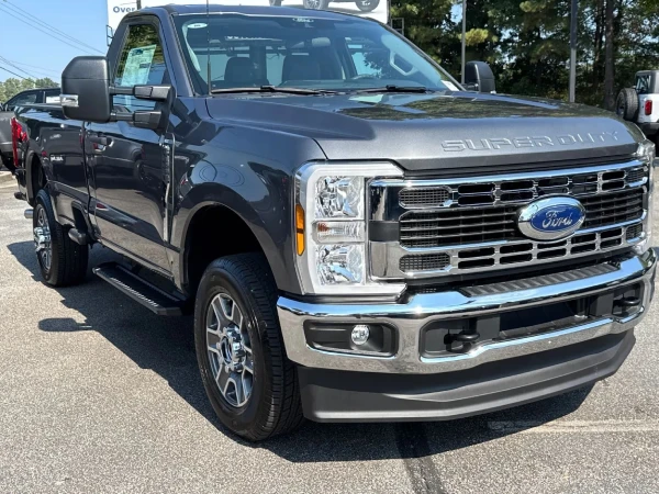 Ford F-250 Exterior front view