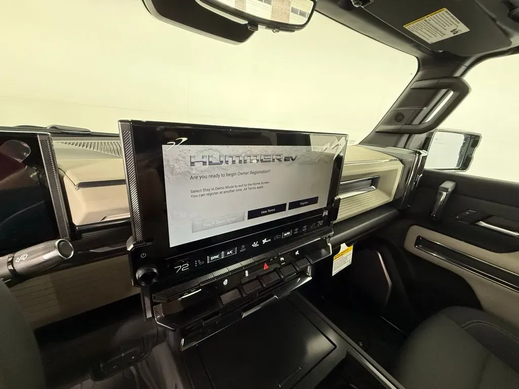 GMC HUMMER EV Pickup dash