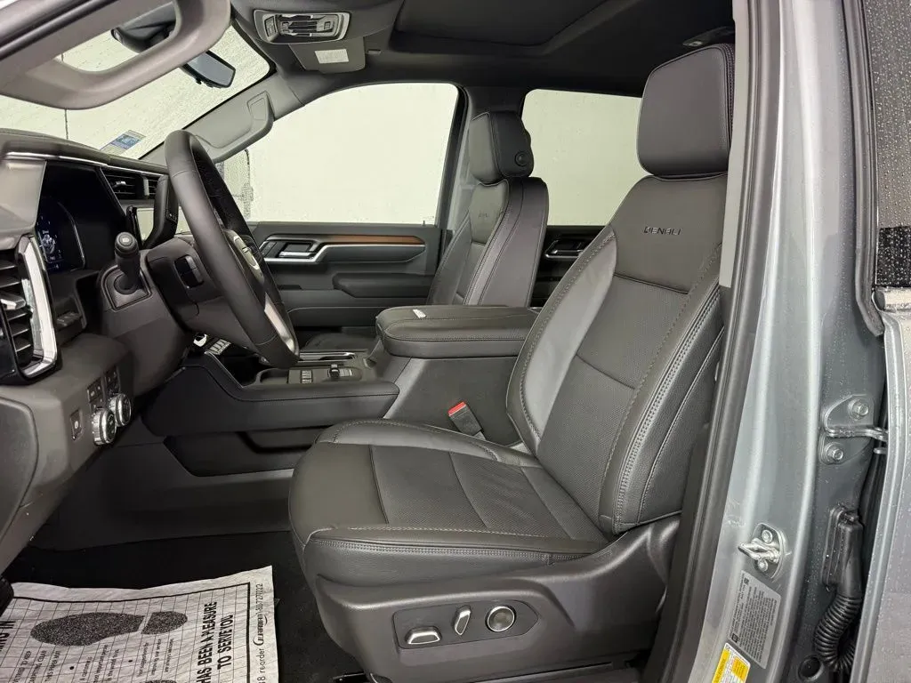 GMC Sierra HD interior
