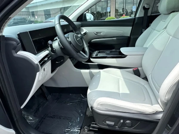 2025 Hyundai Tucson Hybrid Interior