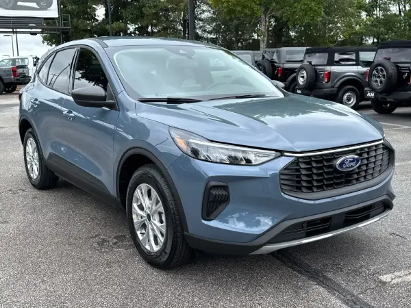 Ford Escape 2500 exterior