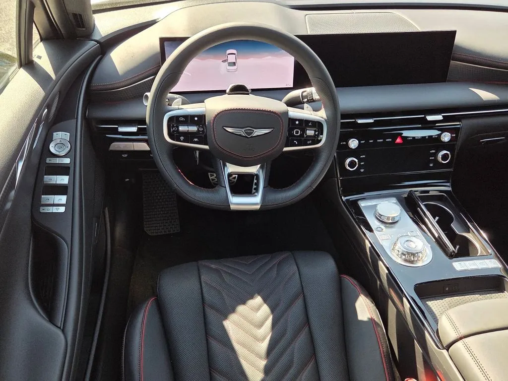 Dashboard of the new Genesis G80