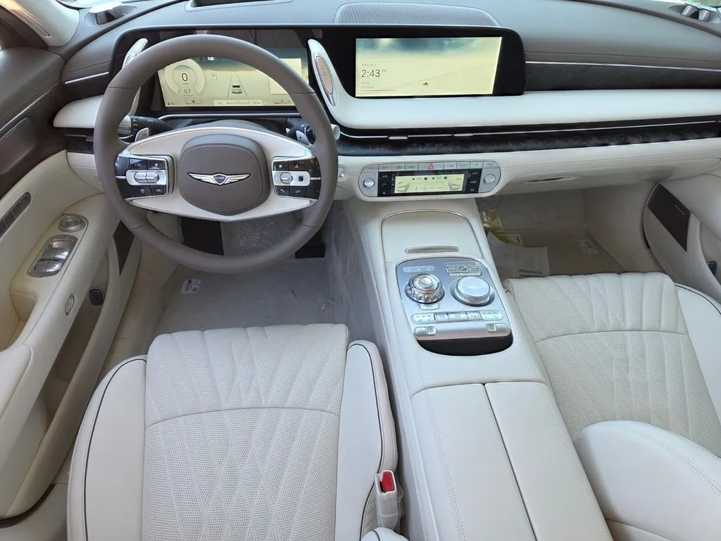 Dashboard of the new Genesis G90