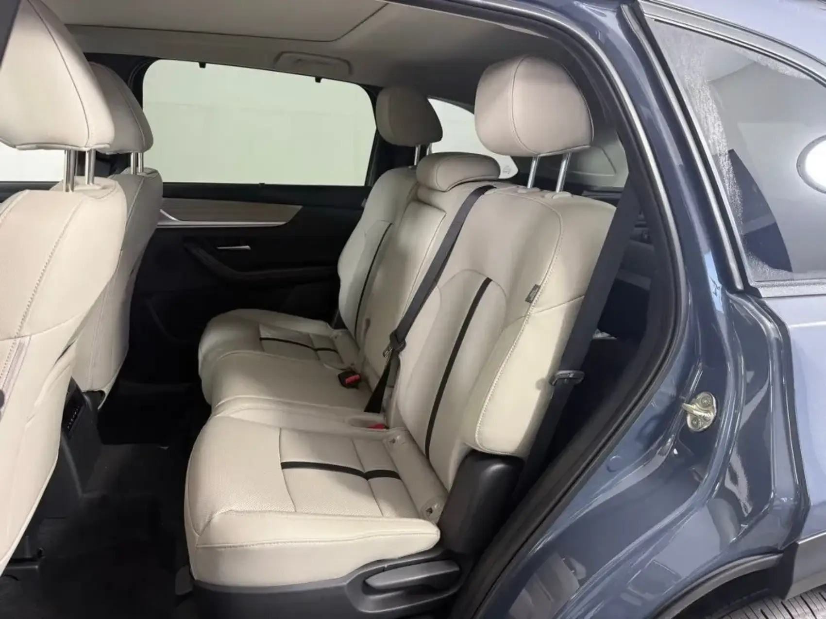 cx-70 interior front