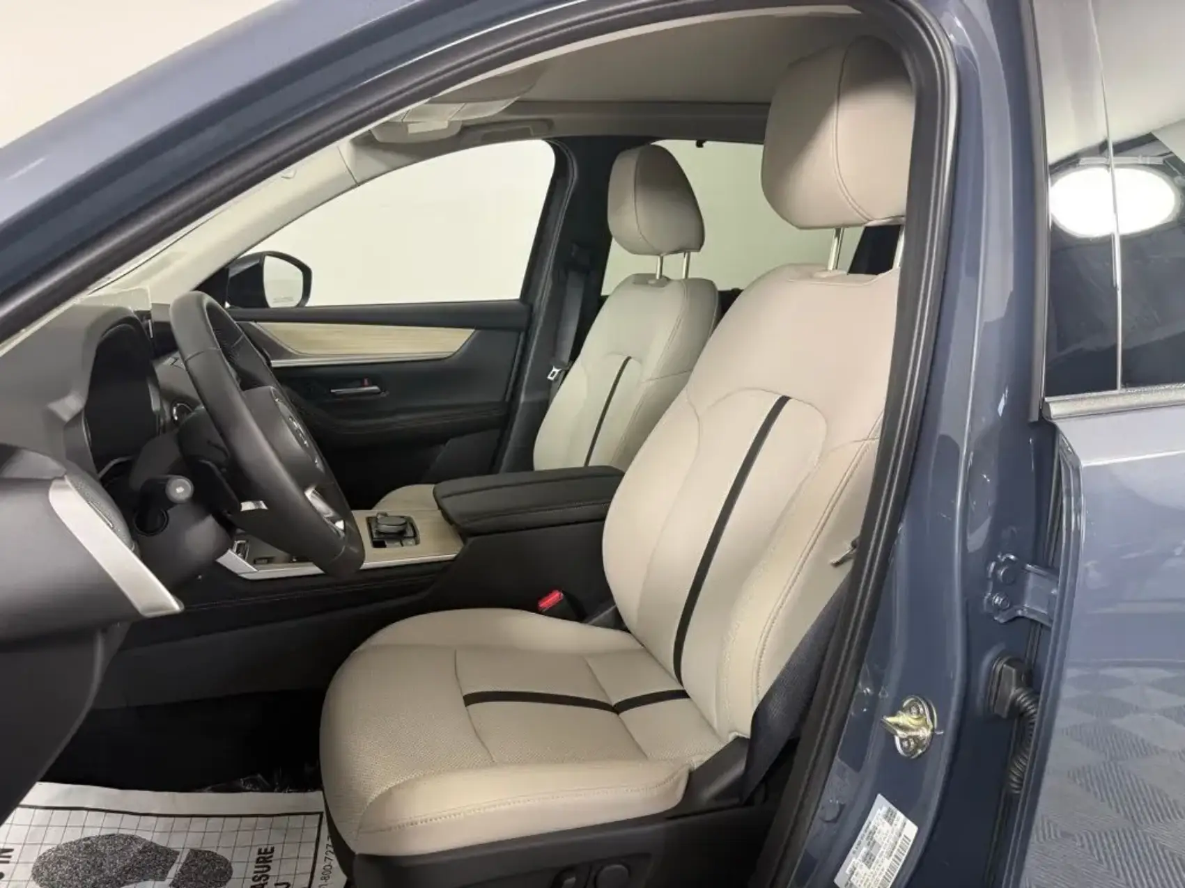 cx-70 front interior