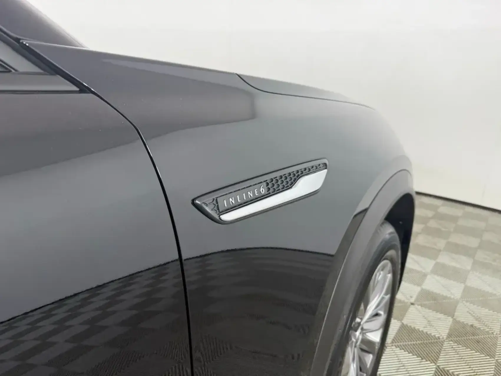 cx-90 inline 6 badge