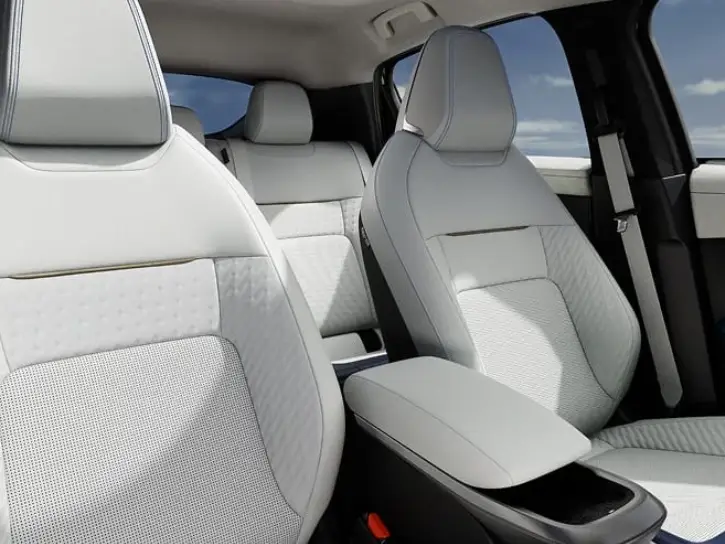 2026 Nissan LEAF interior seats
