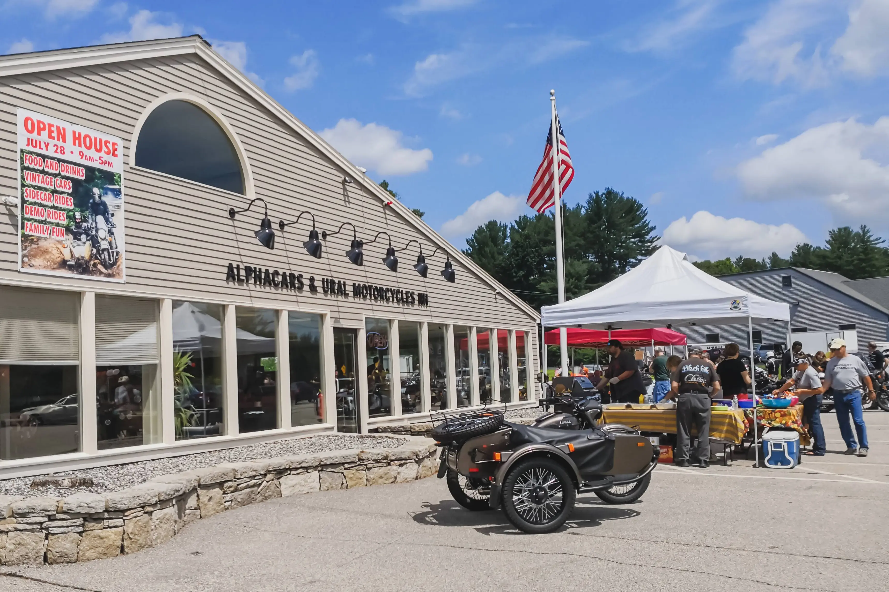 used car & motorcycle dealership in North Hampton, NH