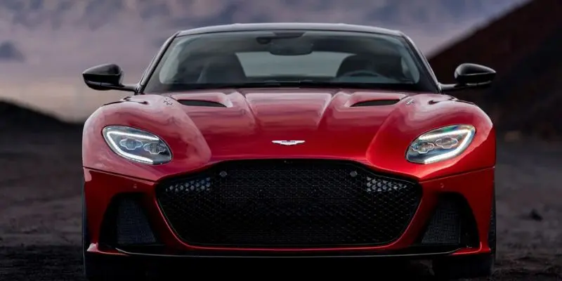 2023 Aston Martin DBS performance