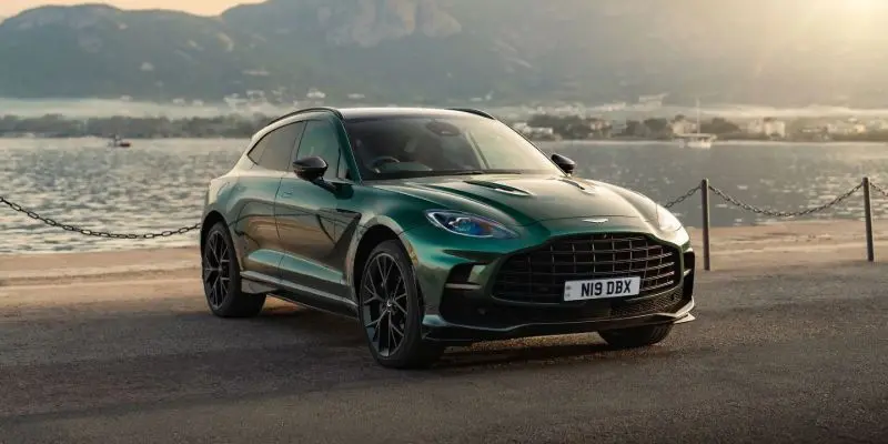 2025 Aston Martin DBX technology