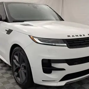 2024 Land Rover Range Rover Sport Dynamic SE: Modern Luxury Meets Confident Performance