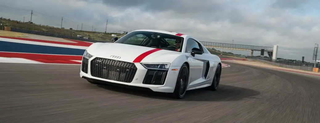 2017 Audi R8 front quarter side view