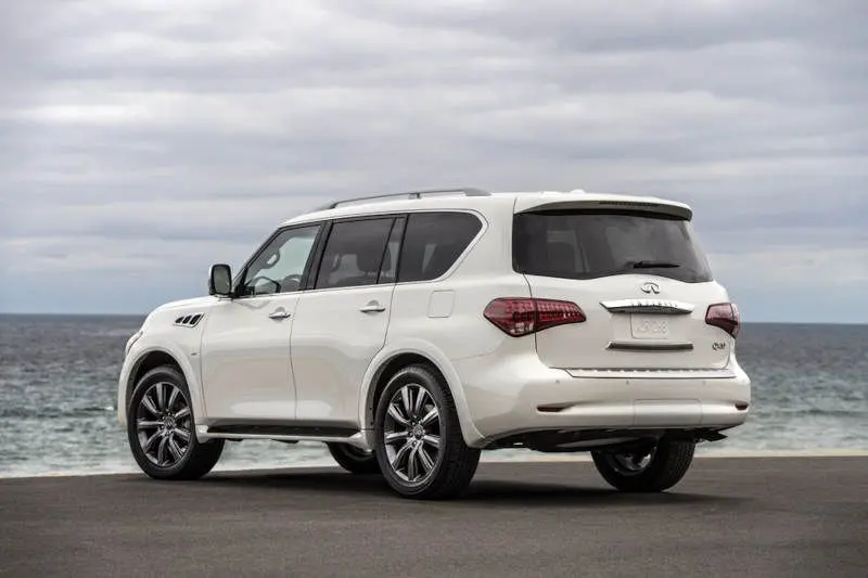Rear view of the INFINITI QX80 Signature Edition