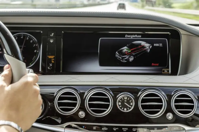 2017 Mercedes S550e hybrid interior infotainment screen.