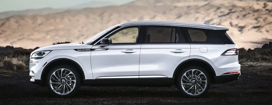 Side exterior view of a Lincoln Aviator