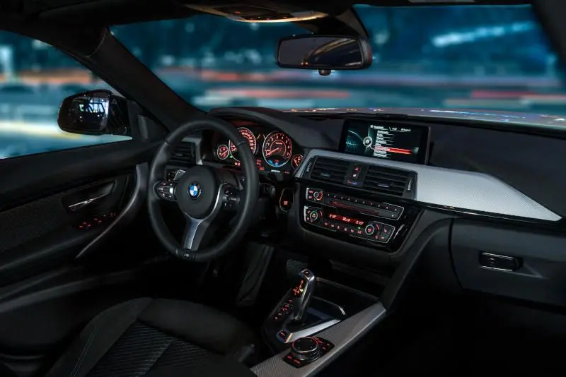 2016 BMW 330e iPerformance interior cockpit