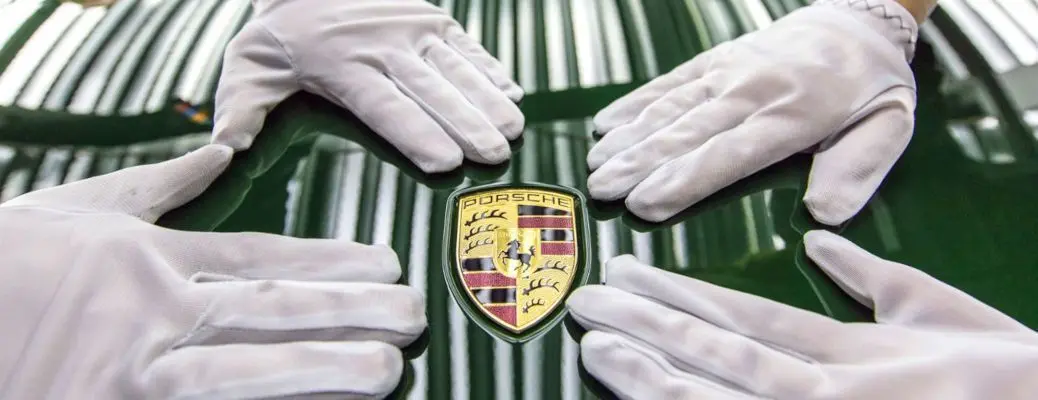 The logo on the millionth Porsche 911 produced in Germany.