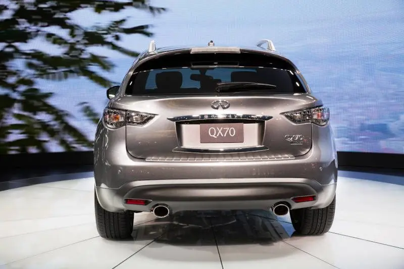 2017 Infiniti QX70 Limited debuts at the New York International