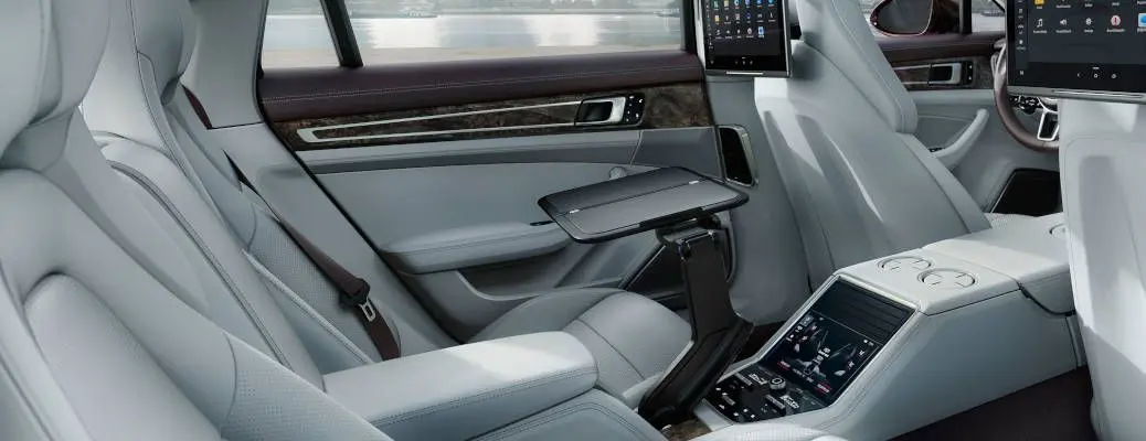 2017 Porsche Panamera interior