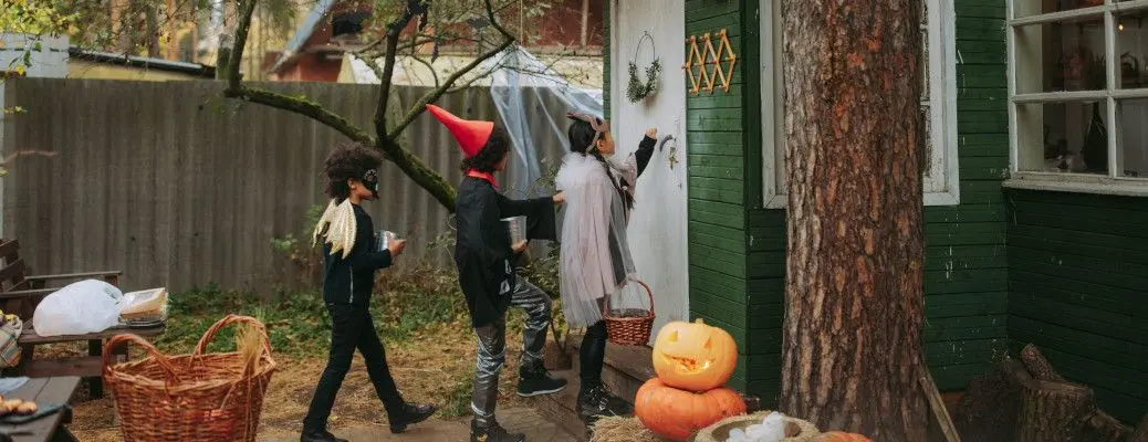 Kids trick or treating near Dallas.