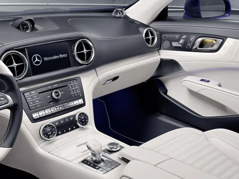 The controls of the 2017 Mercedes SL