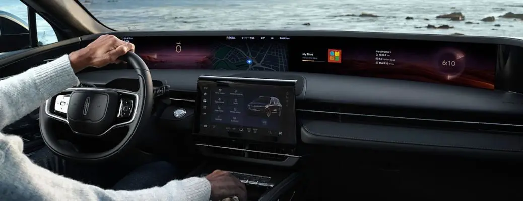 The massive infotainment center in the Lincoln Nautilus.