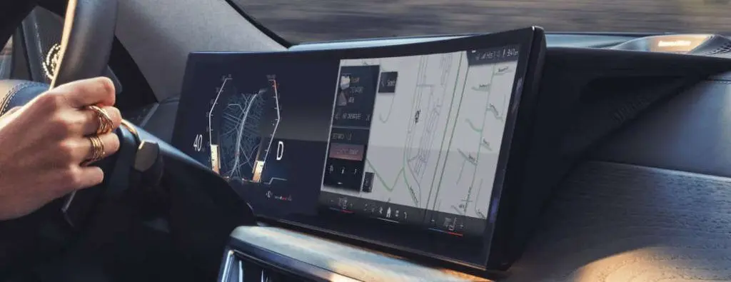 The expansive infotainment system in the 2025 BMW X7
