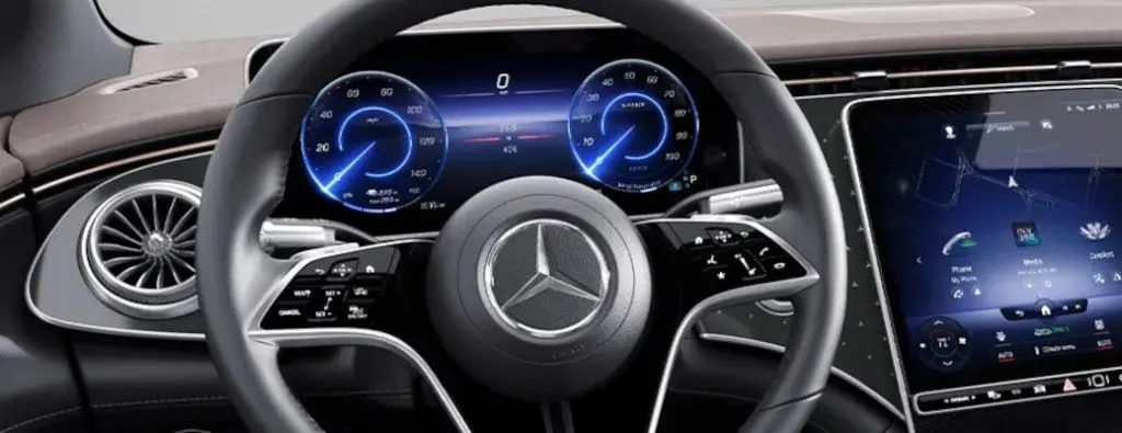 The massive displays in the EQS 450.