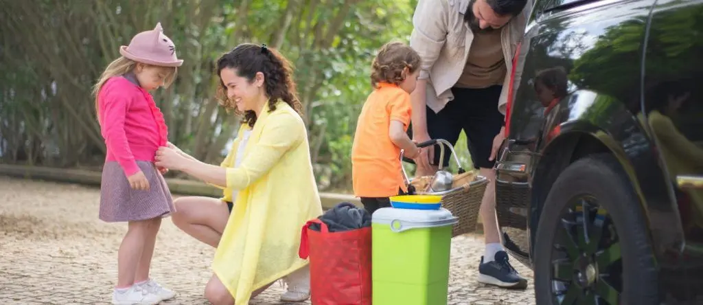 A family getting ready for Thanksgiving 2023 Travel near Dallas.