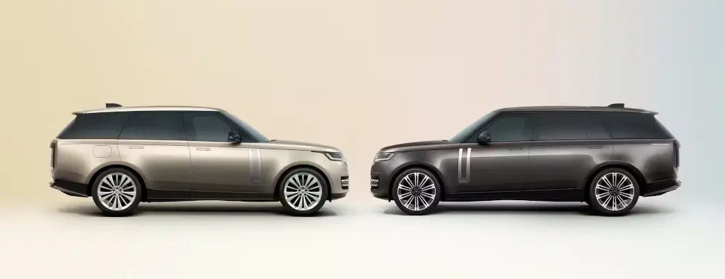 Two Range Rovers nose to nose.