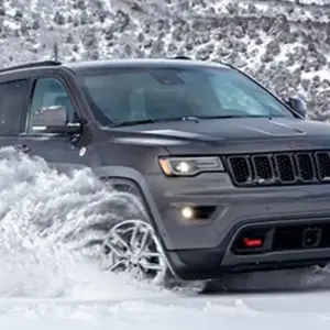 Jeep Grand Cherokee in Colorado: Summer & Winter Guide