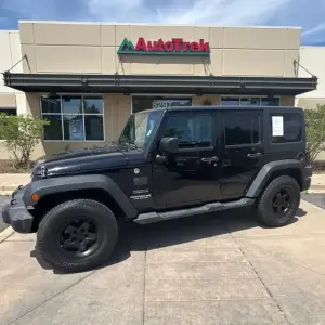 Jeep Wrangler vs Ford Bronco: Which Off-Road SUV Is Better for Daily Driving?