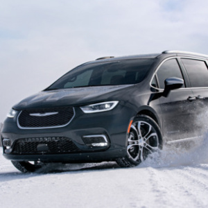 Test the 2024 Chrysler Pacifica Performance Features