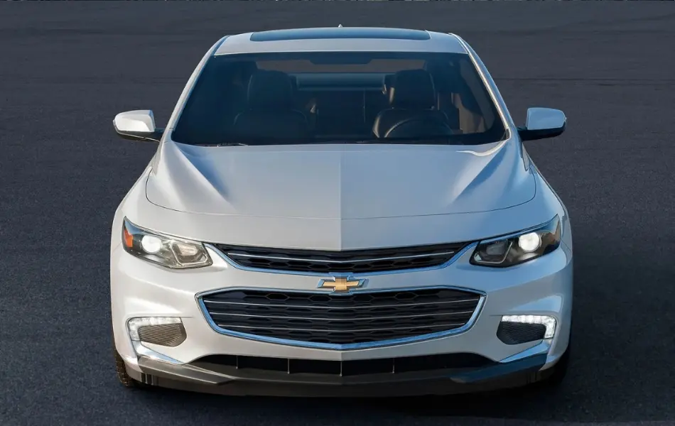 Chevrolet Malibu white