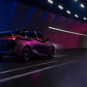 How Does a Hybrid Car Work? (Step-by-Step)