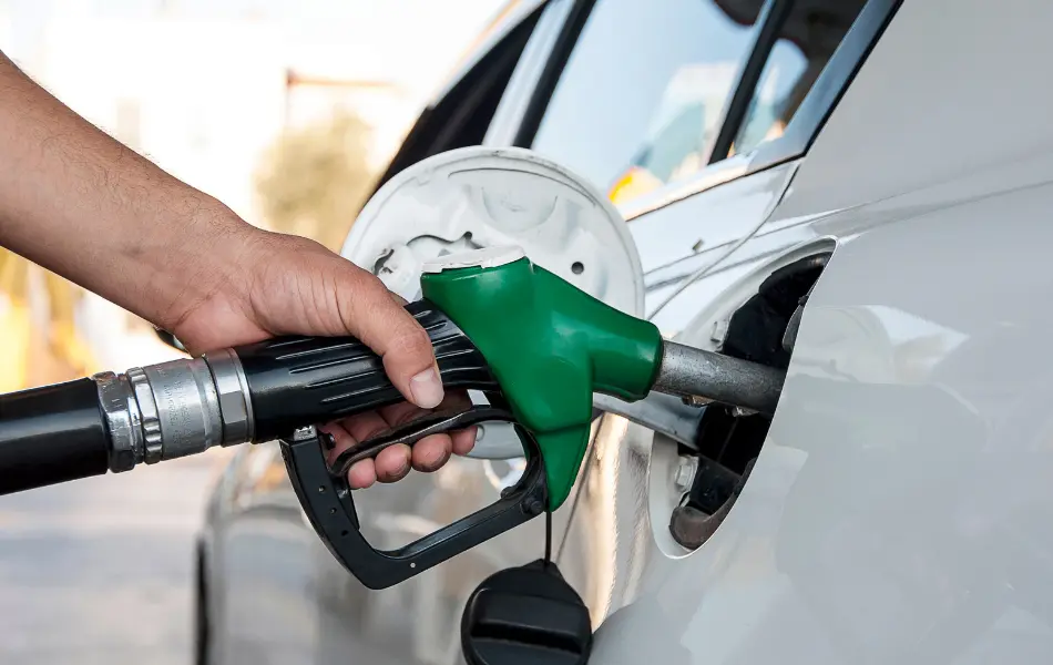 Filling fuel tank