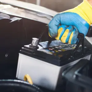 Battery Replacement Service: Costs, Mobile Options & Tips