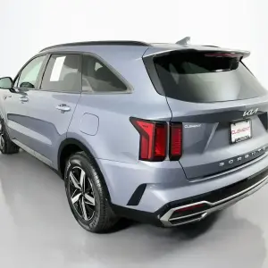 2022 Kia Sorento EX: A Versatile Three-Row SUV for Everyday Driving