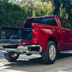 Deciding Between Used Trucks vs. Used SUVs for Real-World Driving around Oak Park, IL