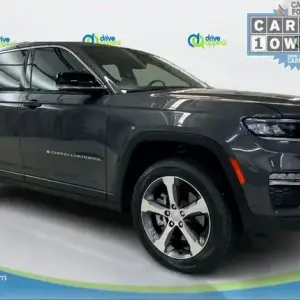Jeep Grand Cherokee vs. Mazda CX-90: Why the Jeep Grand Cherokee is the Better SUV for Drivers in Minneapolis, MN